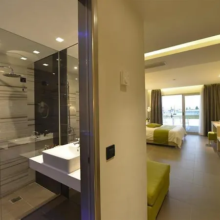 Carolina Mare 4* Malia